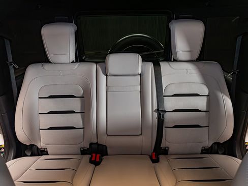 Used 2025 Mercedes-Benz G 63 AMG 4MATIC image 25