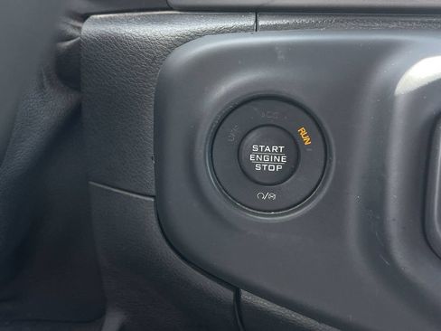 Used 2018 Jeep Wrangler Unlimited Sahara AWD/4WD image 16