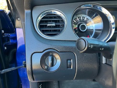 Used 2013 Ford Mustang GT Premium w/ Comfort Pkg image 11