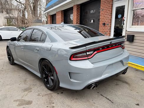 Used 2019 Dodge Charger Scat Pack w/ Technology Group RWD image 3