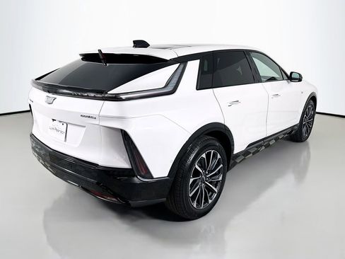 Used 2025 Cadillac Lyriq Sport image 9