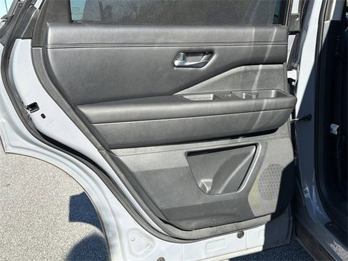 Certified 2022 Nissan Pathfinder Platinum w/ Cargo Package image 23