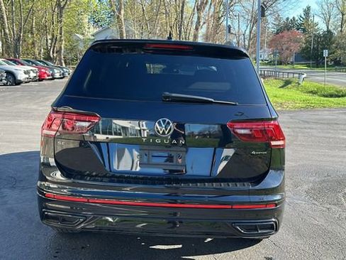 Used 2024 Volkswagen Tiguan SE R-Line AWD/4WD image 6