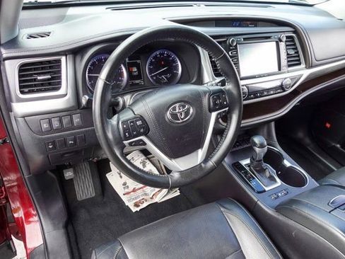 Used 2018 Toyota Highlander Limited image 10