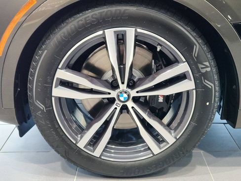 Used 2025 BMW X7 M60i AWD/4WD image 21
