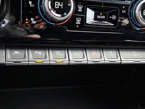 Used 2023 GMC Sierra 1500 AT4 w/ Technology Package image 27