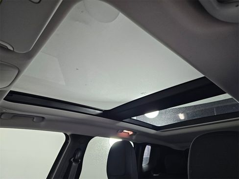 Used 2018 Jeep Renegade Latitude image 50