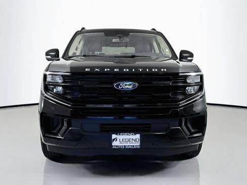 Used 2025 Ford Expedition Active AWD/4WD image 2