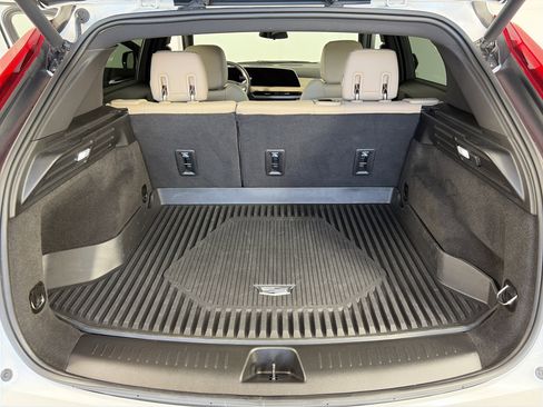 Certified 2024 Cadillac XT4 Luxury w/ Cold Weather Package image 14