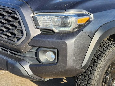 Used 2022 Toyota Tacoma TRD Off-Road w/ Technology Package image 9