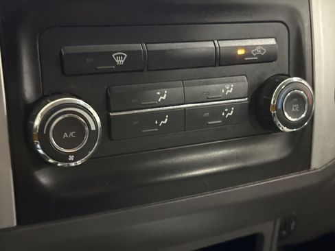 Used 2019 Nissan Frontier SV RWD image 16