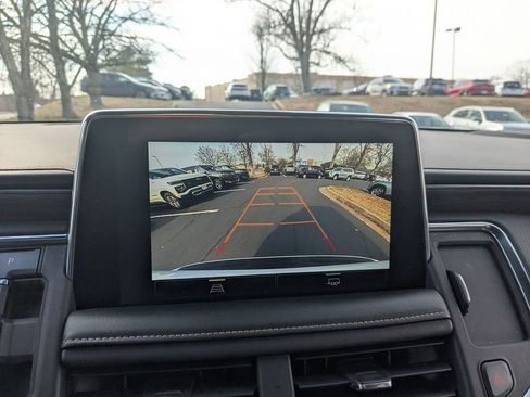 Used 2023 Chevrolet Suburban Premier image 18