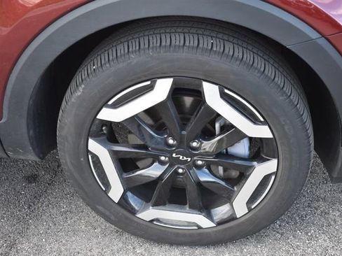 Certified 2024 Kia Telluride S w/ S Sunroof Package AWD/4WD image 11