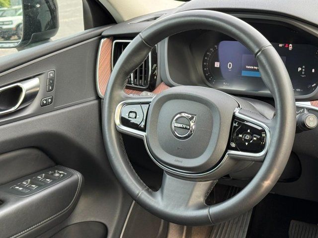 Used 2024 Volvo XC60 B5 Plus AWD/4WD image 12