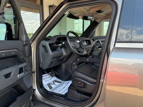 Used 2023 Land Rover Defender 110 X-Dynamic SE AWD/4WD image 20
