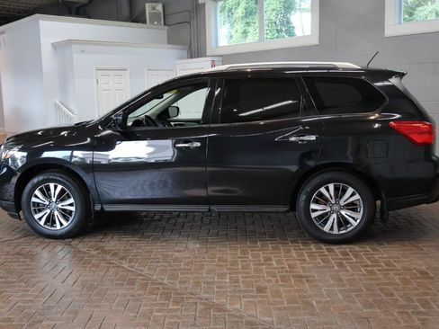 Used 2017 Nissan Pathfinder Platinum AWD/4WD image 5