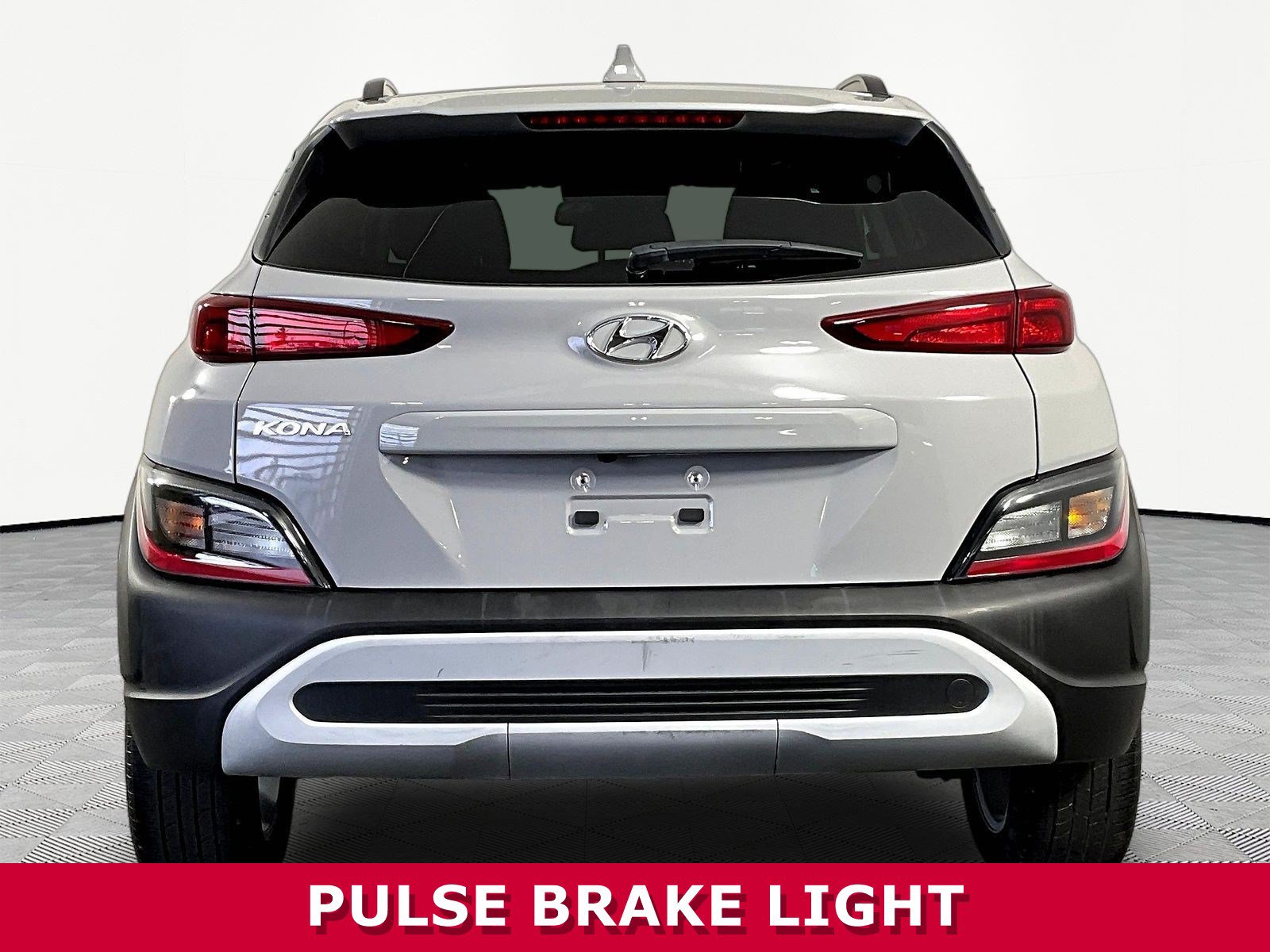 Used 2023 Hyundai Kona SEL FWD image 5
