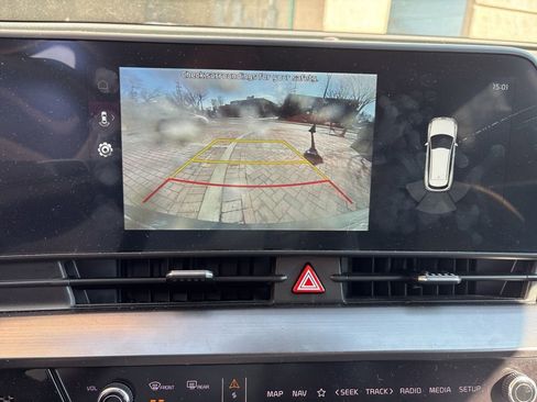 Certified 2024 Kia Sportage EX w/ EX Premium Package image 17