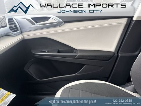 New 2026 Volkswagen Taos SE image 25