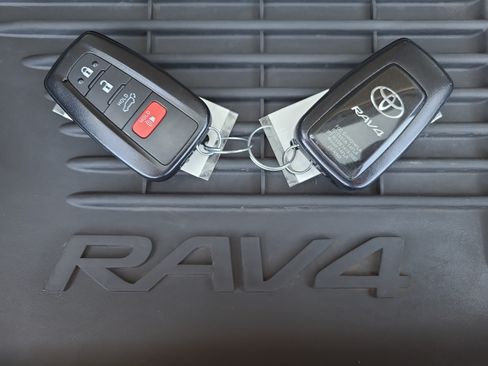 Used 2024 Toyota RAV4 XLE Premium w/ Weather Package AWD/4WD image 31