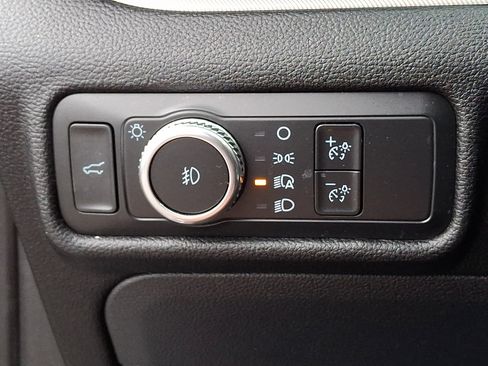 Used 2022 Ford Explorer XLT w/ Equipment Group 202A AWD/4WD image 23