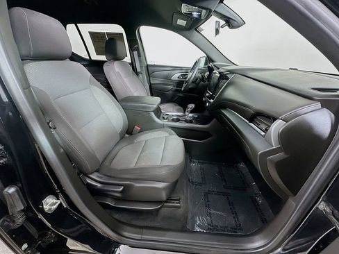 Used 2022 Chevrolet Traverse LT image 7