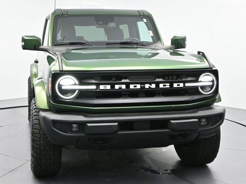 Used 2022 Ford Bronco Outer Banks AWD/4WD image 2