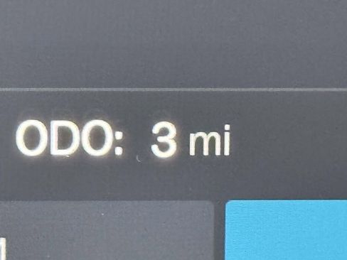 Used 2025 Volvo XC40 B5 Ultra w/ Protection Package Premier image 24