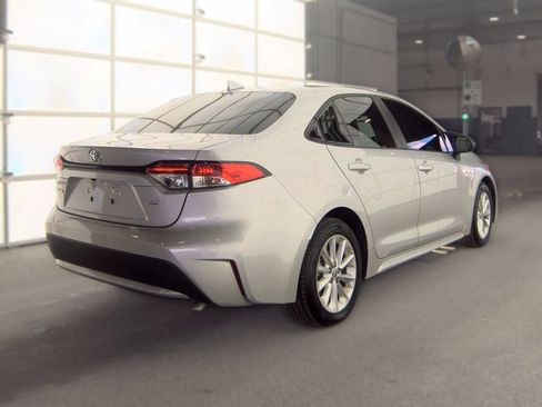 Used 2021 Toyota Corolla LE w/ LE Convenience Package FWD image 6