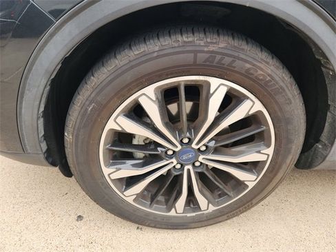 Used 2022 Ford Escape SE w/ SE Sport Appearance Package FWD image 8