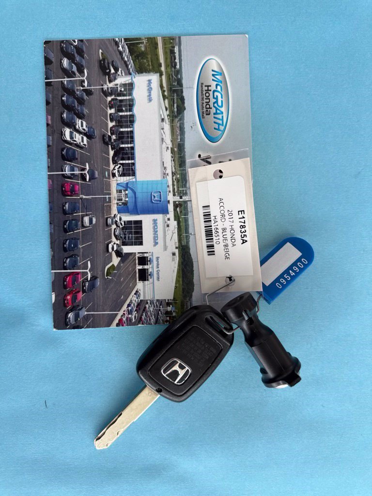Used 2017 Honda Accord LX image 4