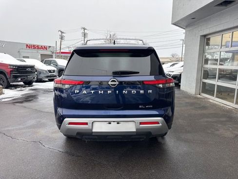 Used 2024 Nissan Pathfinder SL image 3