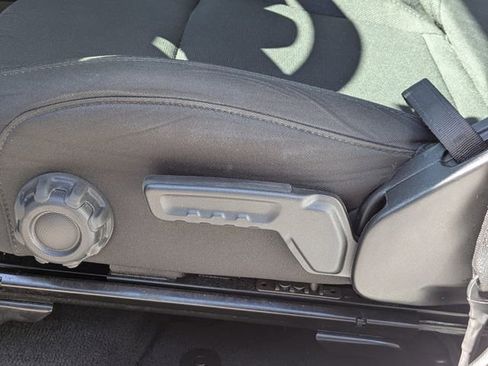 Used 2022 Jeep Wrangler Unlimited Sport image 19