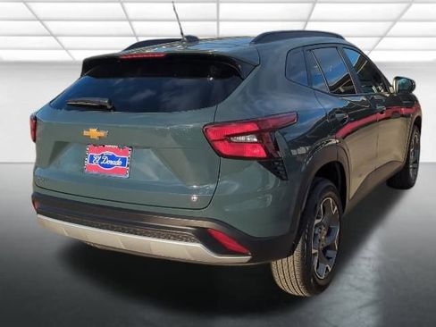 Certified 2025 Chevrolet Trax LT image 24