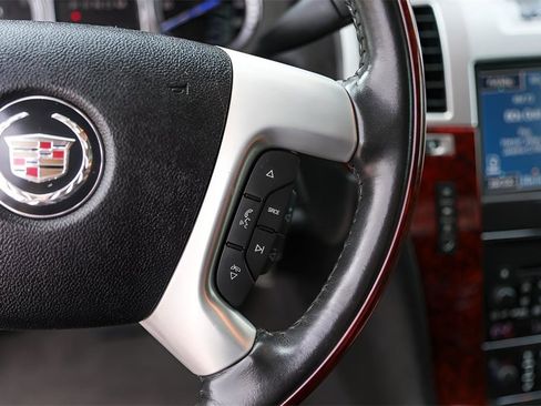 Used 2011 Cadillac Escalade EXT Luxury image 13