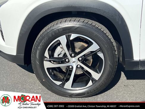 Certified 2024 Chevrolet Trax RS w/ Driver Confidence Package FWD image 10