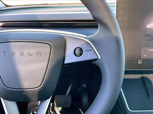 Used 2026 Tesla Model Y 2WD image 12