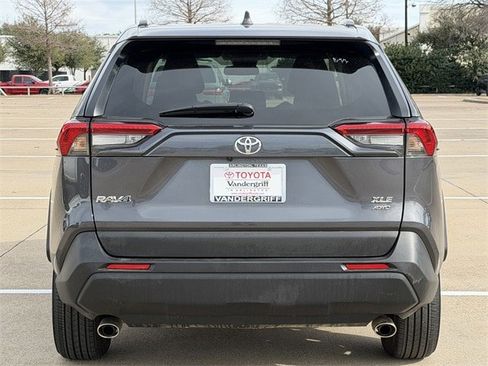 Used 2025 Toyota RAV4 XLE image 5