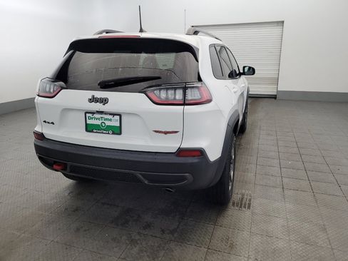 Used 2019 Jeep Cherokee Trailhawk AWD/4WD image 7
