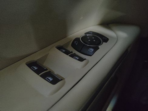 Used 2015 Lincoln MKZ w/ Equipment Group 102A Reserve FWD image 27