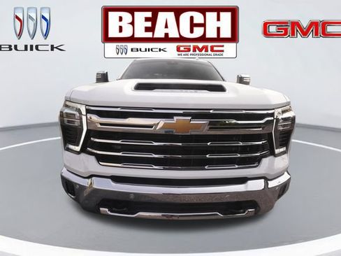 Used 2025 Chevrolet Silverado 2500 LTZ w/ LTZ Convenience Package AWD/4WD image 8