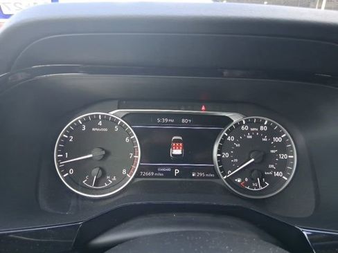 Used 2022 Nissan Pathfinder SV FWD image 5
