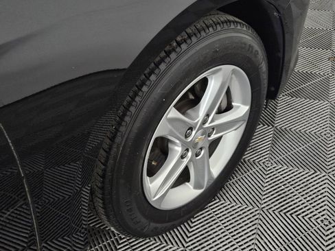 Used 2023 Chevrolet Malibu LT FWD image 4