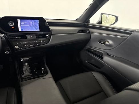 Certified 2023 Lexus ES 350 w/ Accessory Package (Z2) FWD image 32