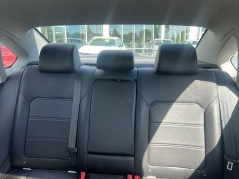 Used 2022 Volkswagen Passat 2.0T SE image 16