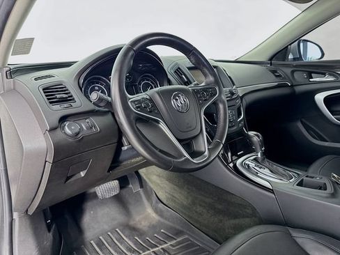 Used 2017 Buick Regal AWD image 9