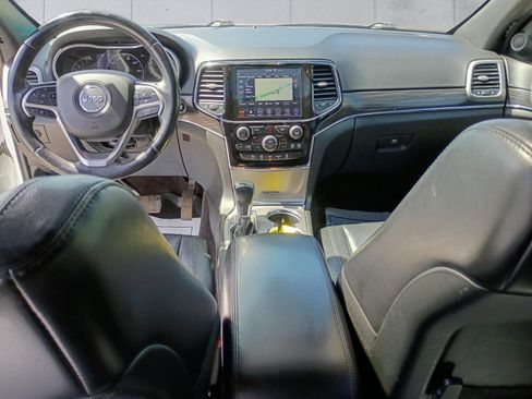 Used 2019 Jeep Grand Cherokee Limited w/ Trailer Tow Group IV AWD/4WD image 11