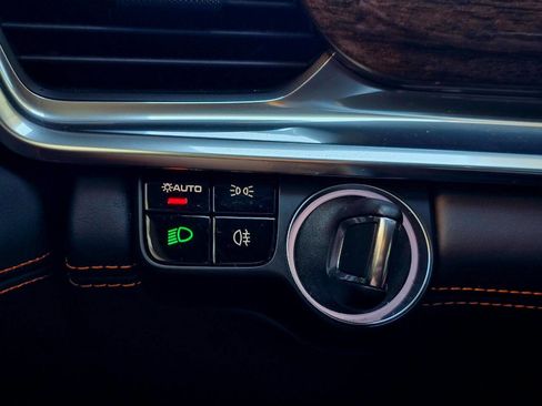 Used 2021 Porsche Panamera 4 image 70