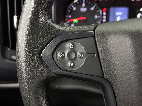 Used 2019 Chevrolet Silverado 1500 Custom w/ Custom Convenience Package RWD image 16