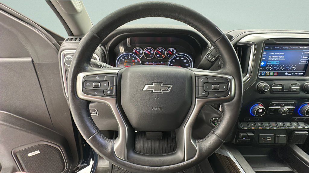 Used 2021 Chevrolet Silverado 1500 LT Trail Boss w/ Convenience Package II AWD/4WD image 16